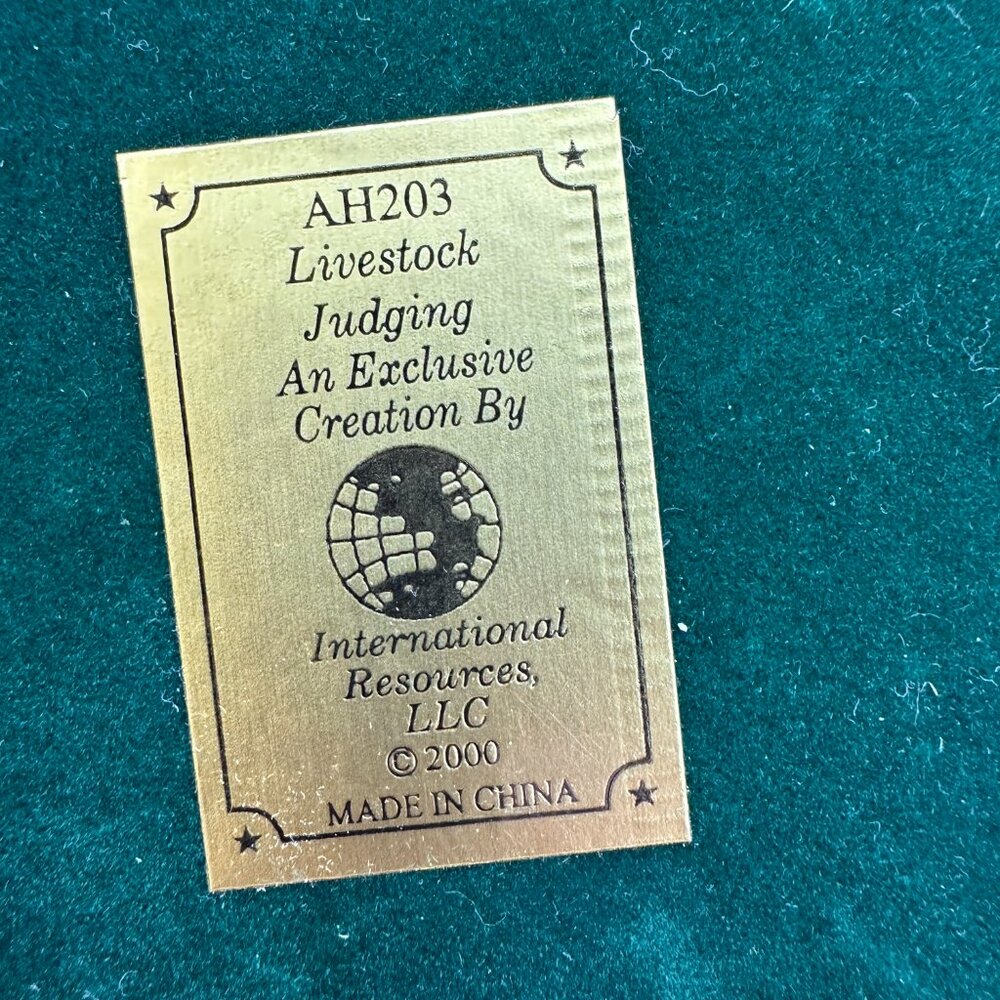 VINTAGE LIBERTY FALLS "LIVESTOCK JUDGING" MINIATURE FIGURE COLLECTION AH203 2000 - Picture 8 of 12